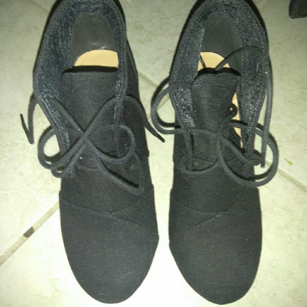 Size 7 wedge booties